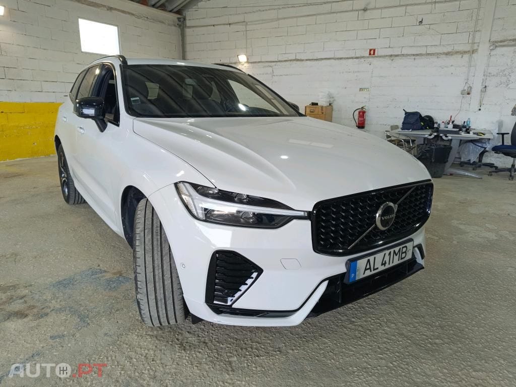 Volvo XC60 2.0 B4 R-Design