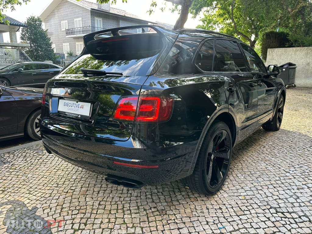 Bentley Bentayga V8