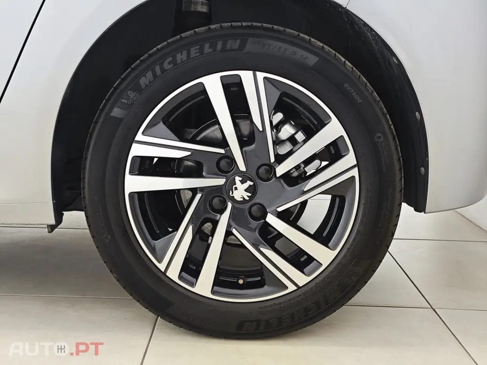 Peugeot 208 1.2 PureTech Allure Pack