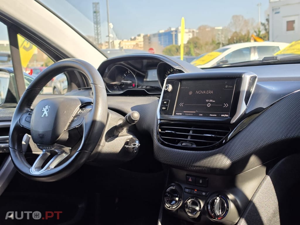 Peugeot 2008 1.2 PureTech Style