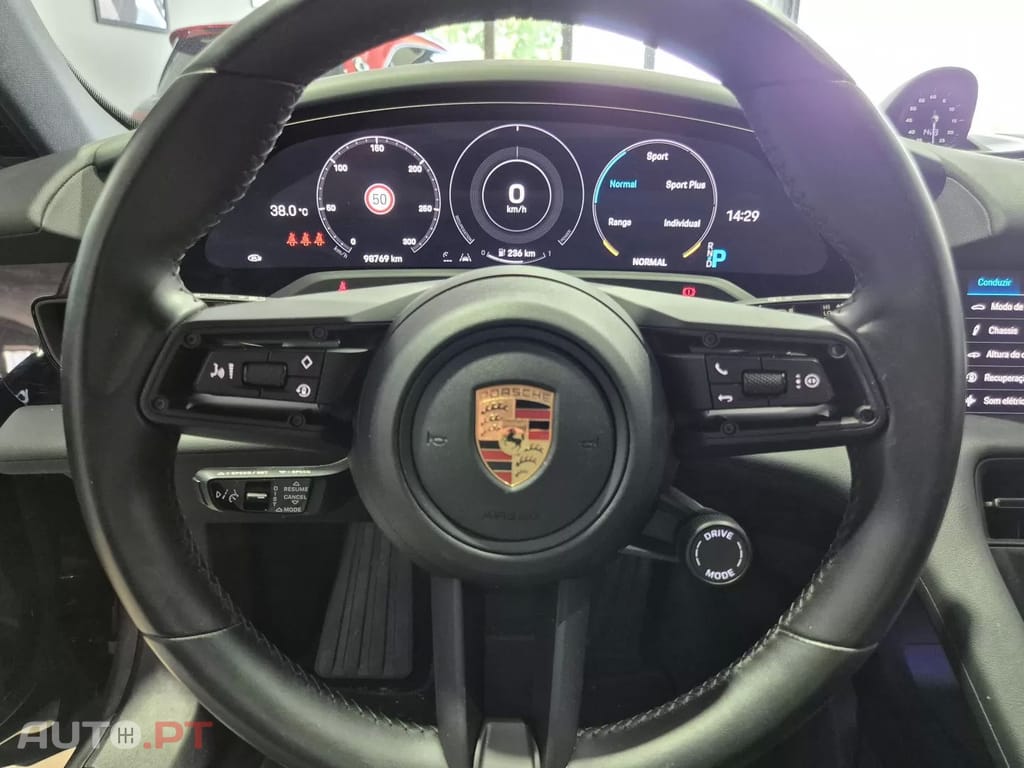 Porsche Taycan Black Edition