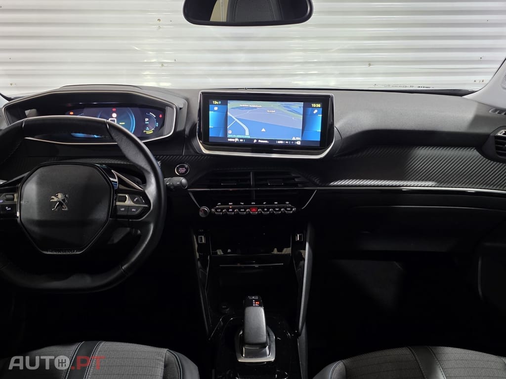 Peugeot E-2008 50 kWh Allure Pack