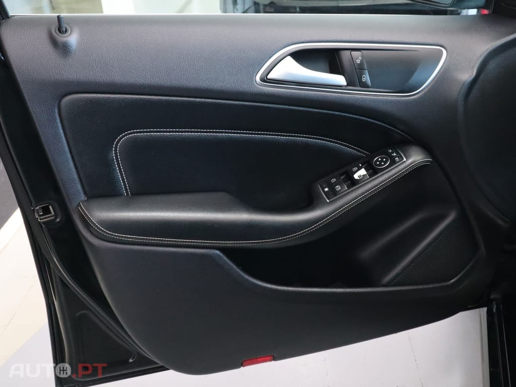 Mercedes-Benz B 180 CDi Urban — fotografia 15