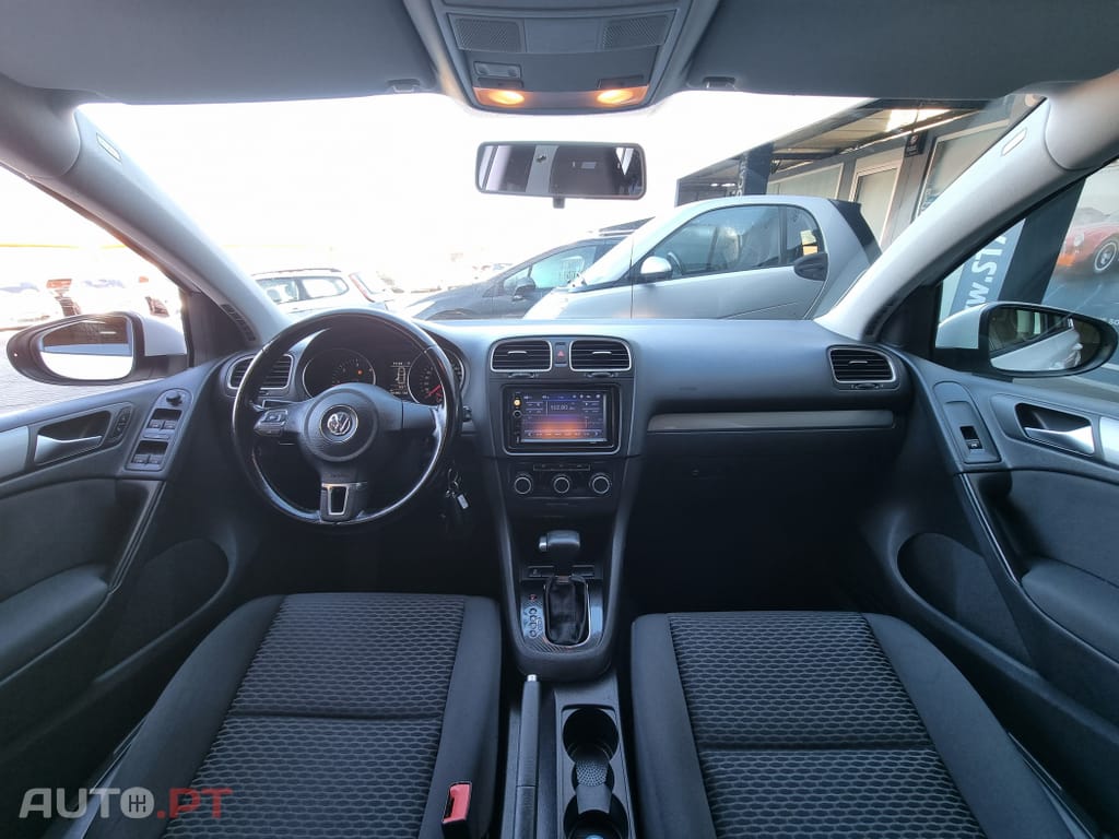 Volkswagen Golf 1.6 TDi Confortline DSG
