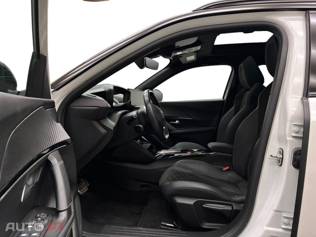 Peugeot E-2008 50 kWh GT Pack