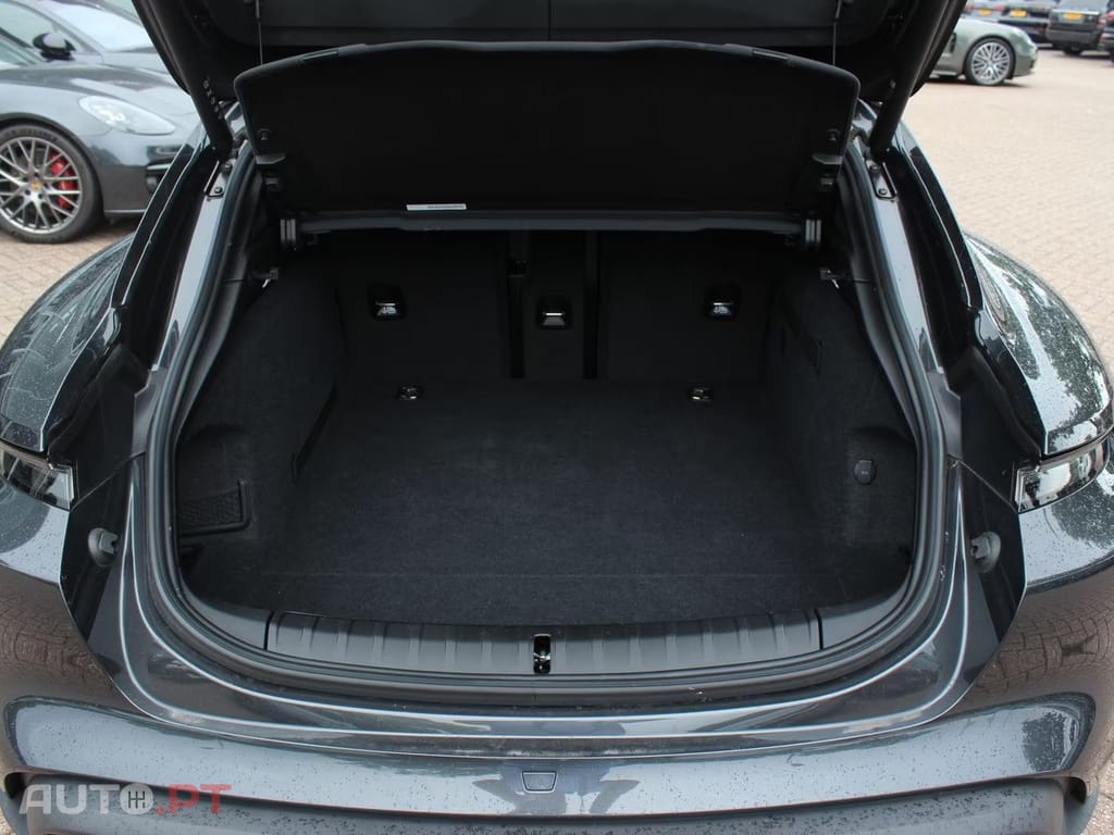 Porsche Taycan 93 kWh
