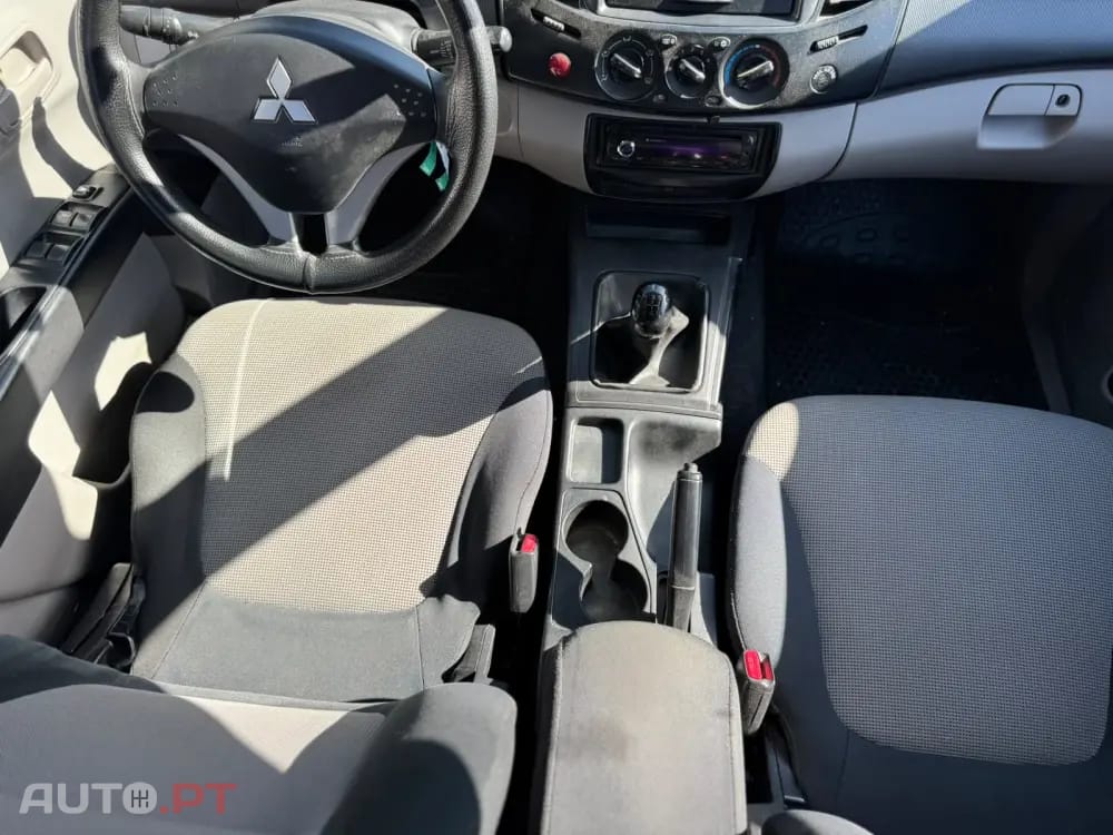 Mitsubishi L200 2.5 DI-D CD In.AC Low Rider 2WD