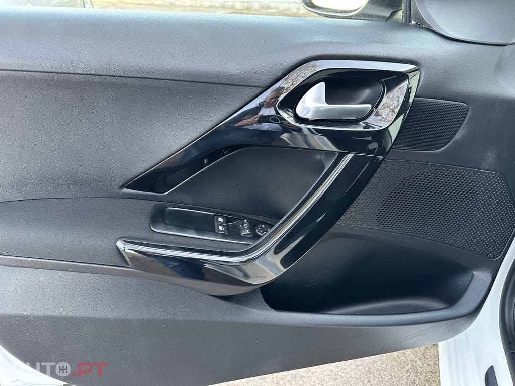 Peugeot 208 1.6 BlueHDi Style