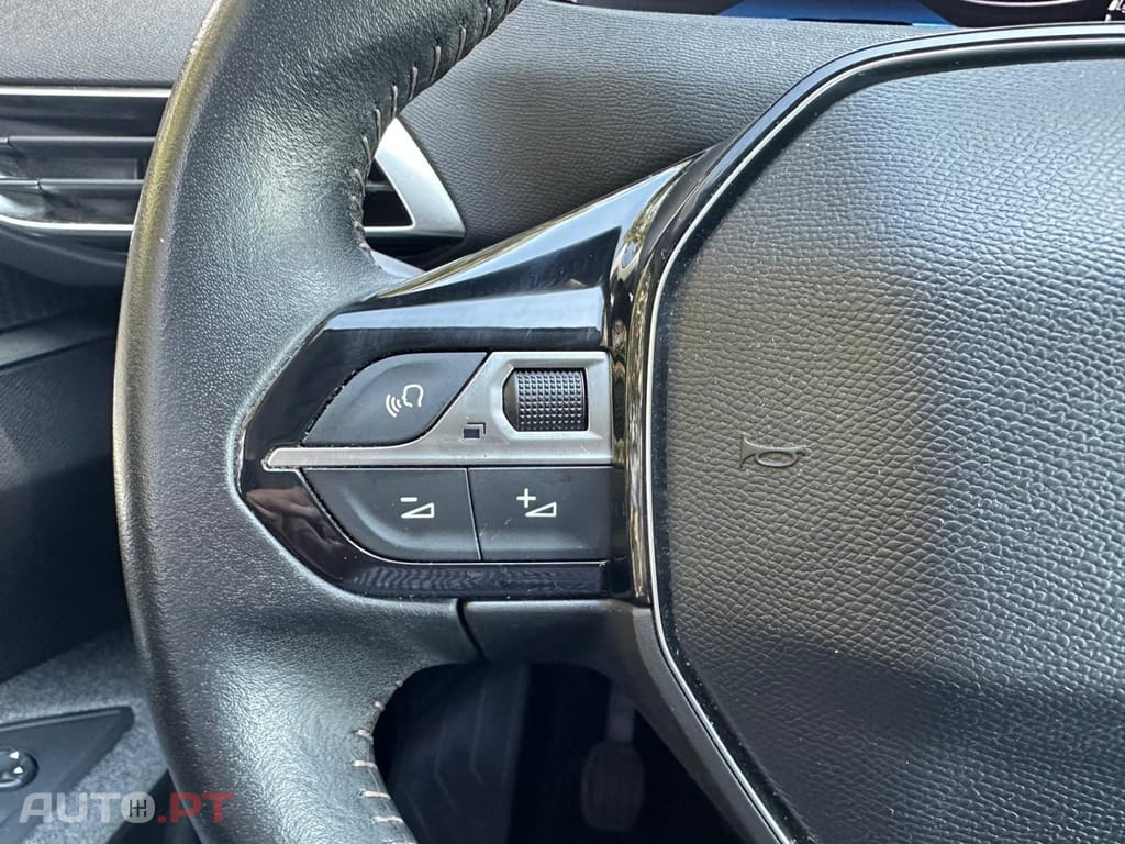 Peugeot 3008 1.5 BlueHDi Active
