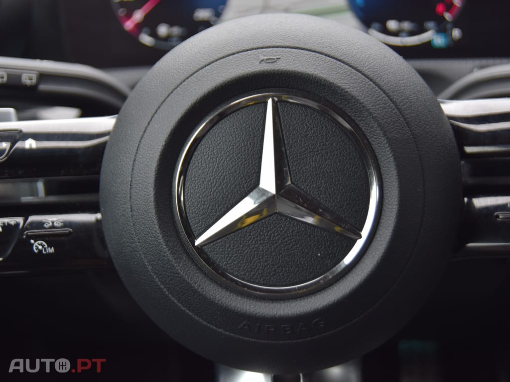 Mercedes-Benz A 250 e AMG Line