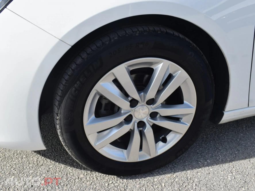 Peugeot 308 1.5 BlueHDi Business Line