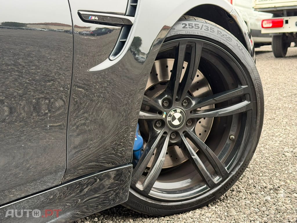 BMW M4 Auto