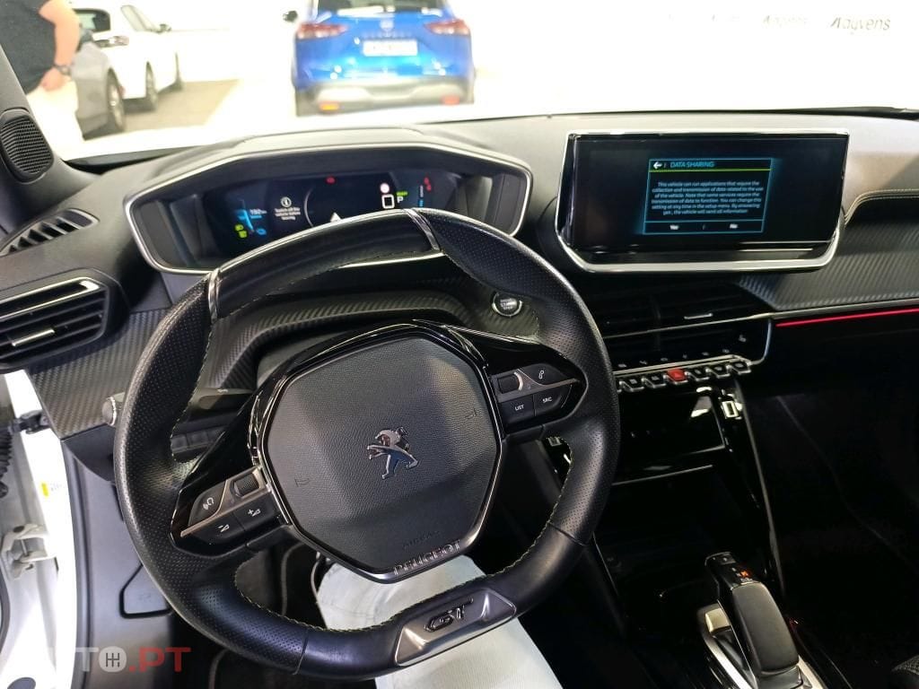 Peugeot E-2008 GT