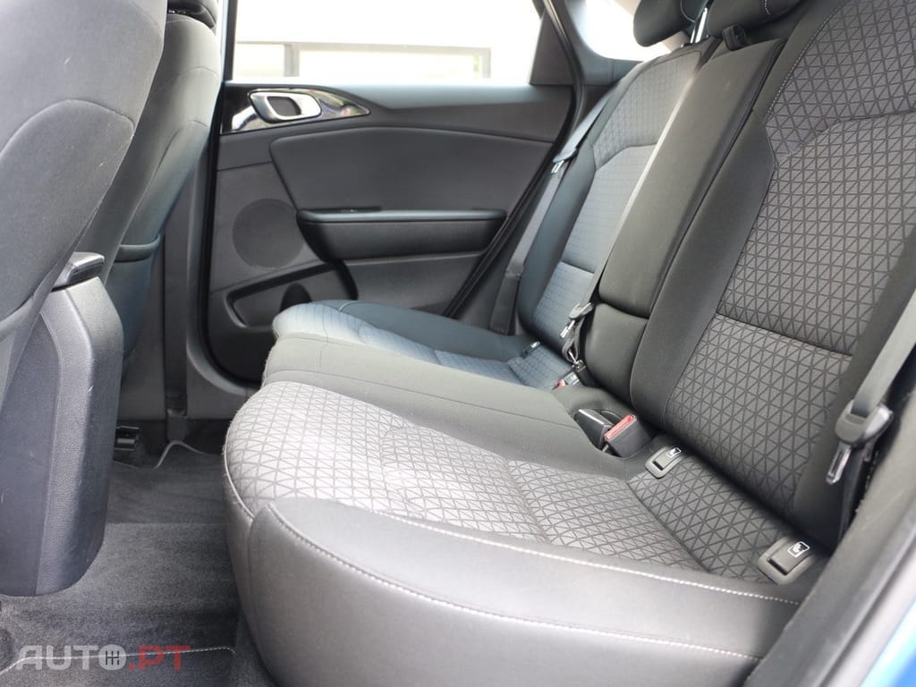 Kia Ceed 1.4 T-GDI TX+SRF 7DCT