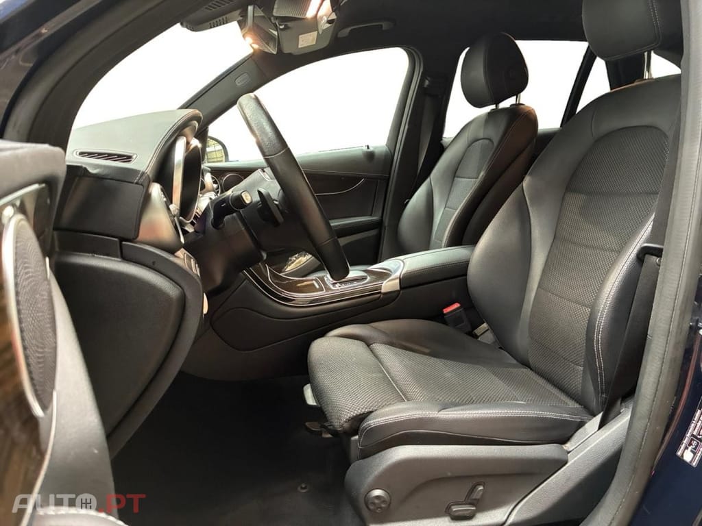 Mercedes-Benz GLC 300 e 4Matic 9G-Tronic Business Line