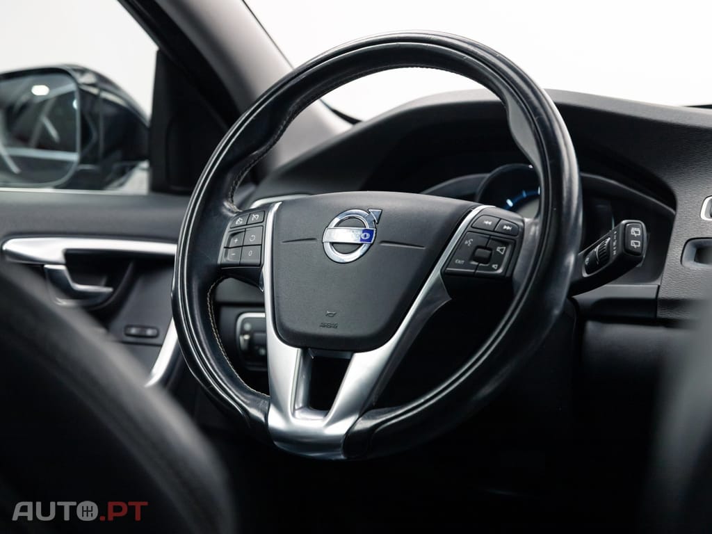 Volvo V60 2.4 D6 Momentum AWD Phev