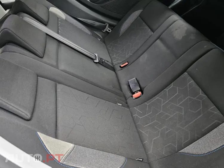 Peugeot 2008 1.2 PureTech Signature