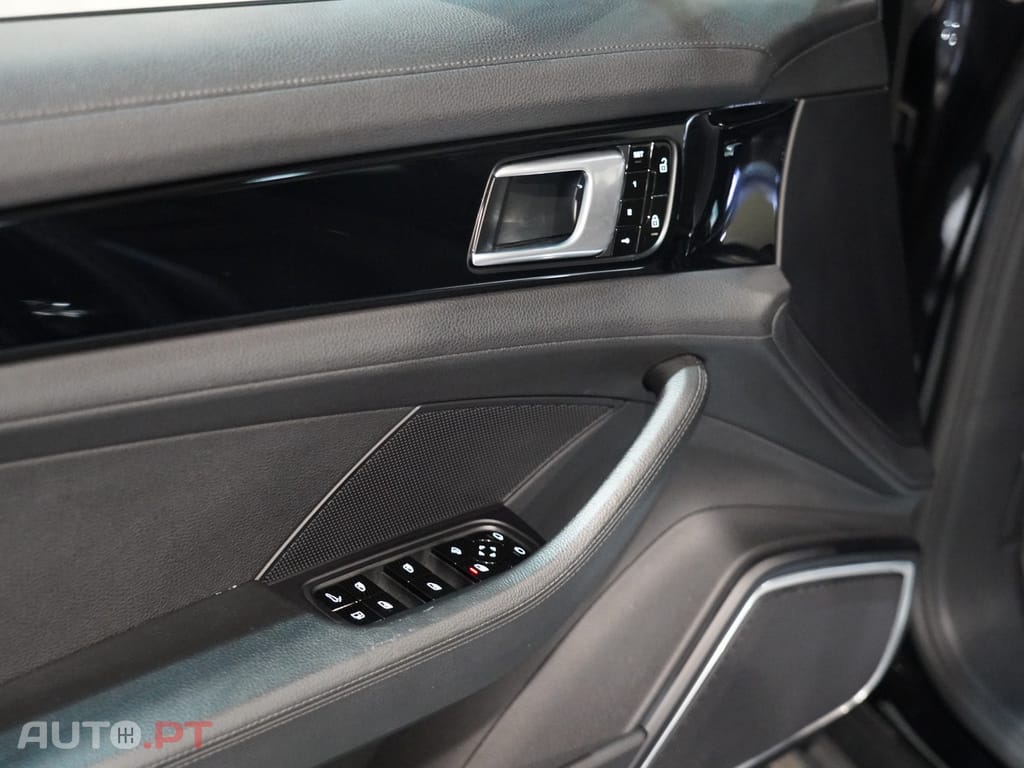 Porsche Panamera 4 E-Hybrid