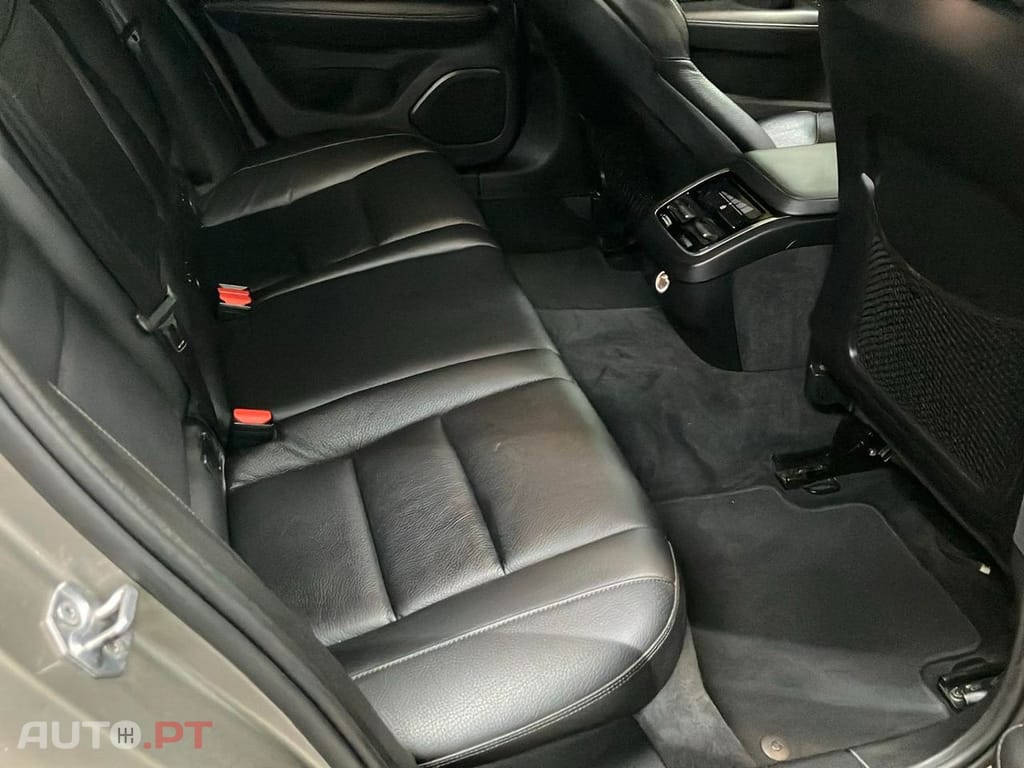 Volvo V60 2.0 D3 Momentum Plus Geartronic