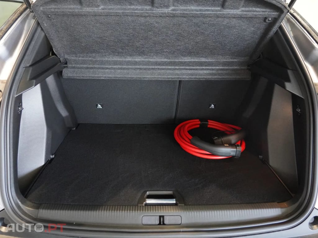 Peugeot E-2008 54 kWh GT