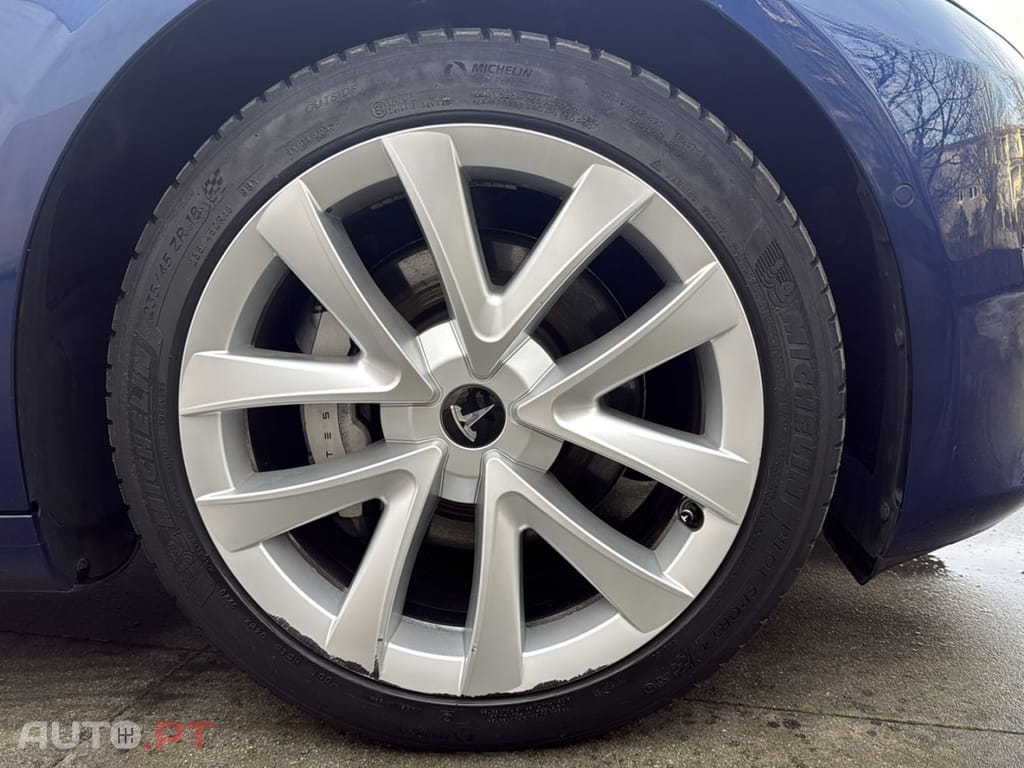 Tesla Model 3 Long-Range Dual Motor AWD