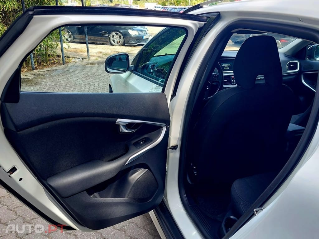 Volvo V40 Cross Country 2.0 D2 Summum