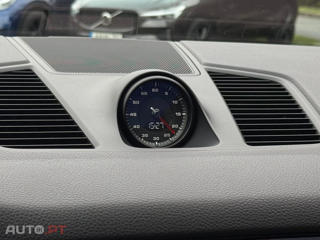 Porsche Cayenne Standard