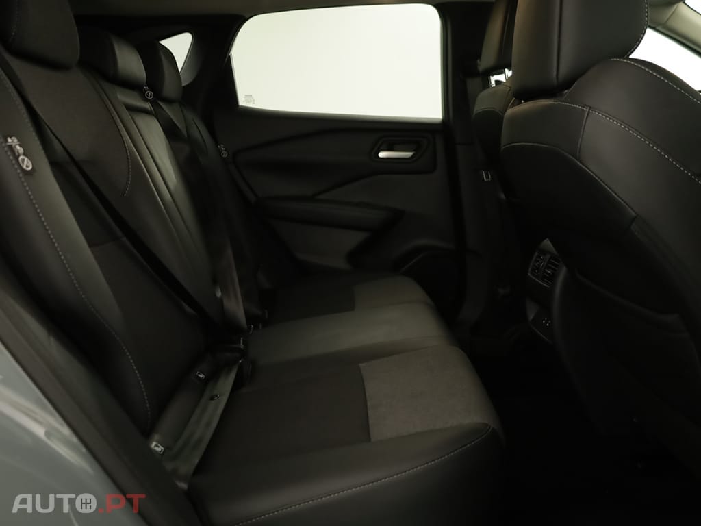 Nissan Qashqai Qashqai 1.3 DIG-T N-Connecta LED Xtronic