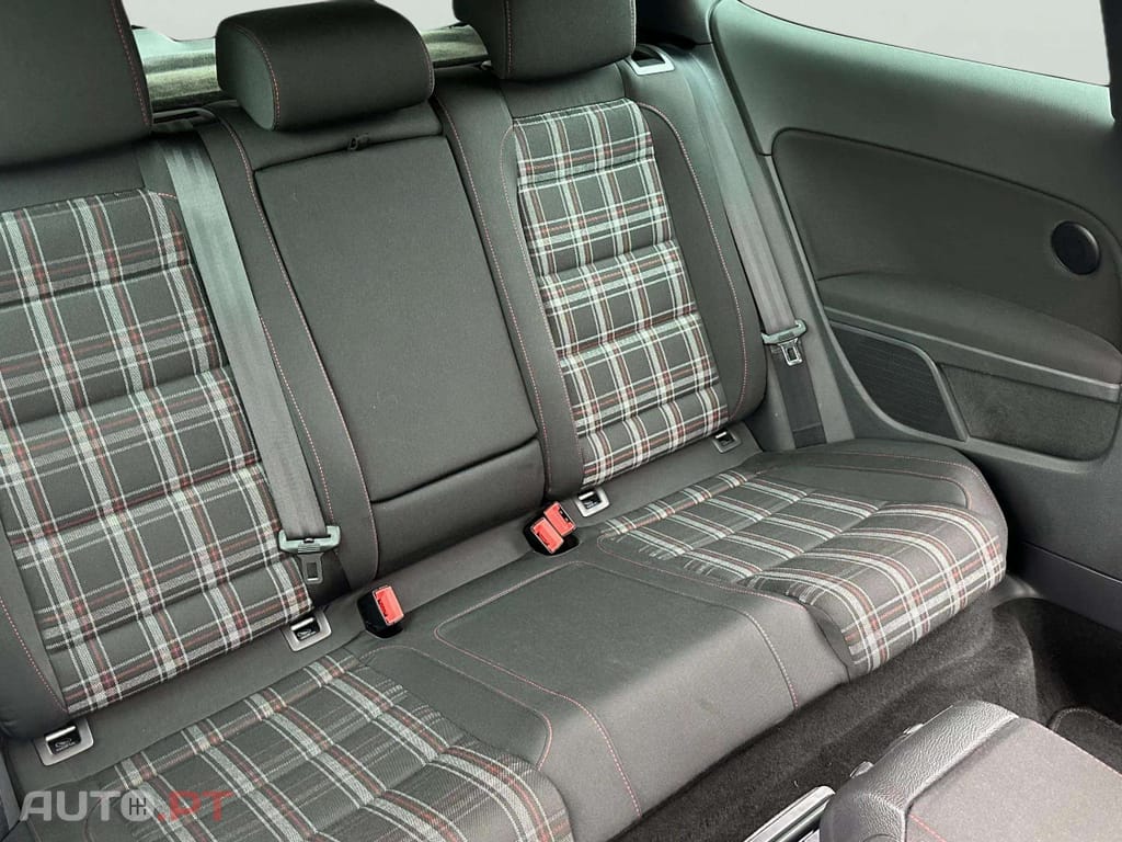 Volkswagen Golf 2.0 GTI