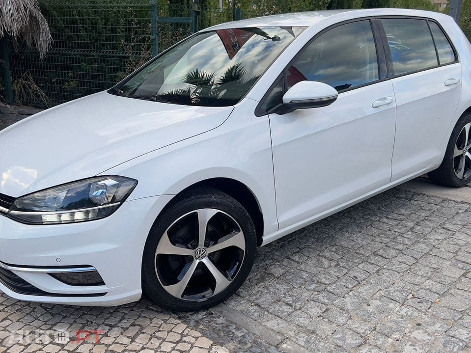 Volkswagen Golf 1.6 TDI Confortline