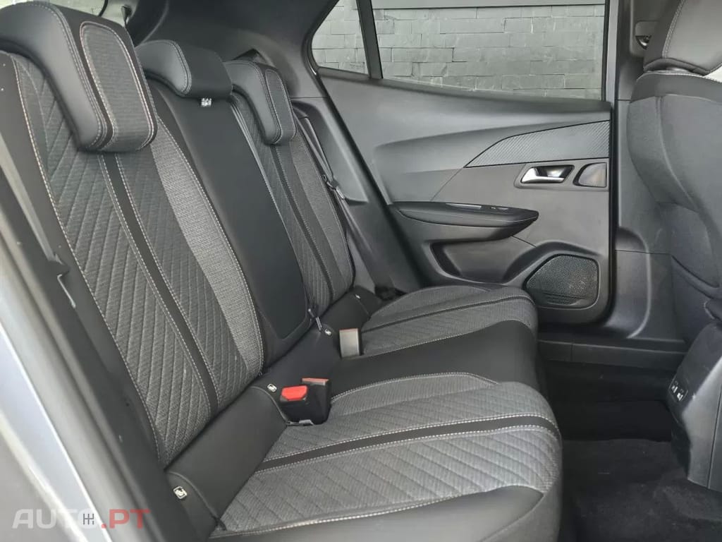 Peugeot E-2008 54 kWh Allure