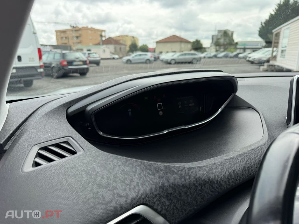 Peugeot 3008 1.2 PureTech Allure