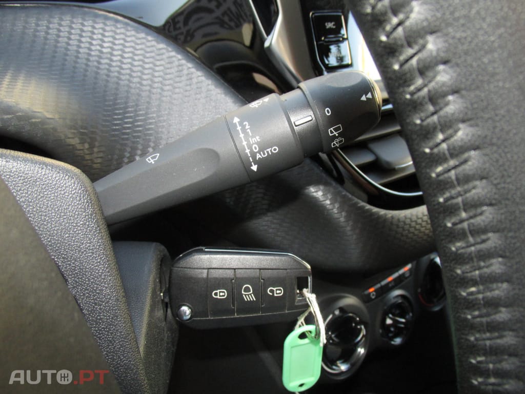 Peugeot 2008 1.2 PureTech Signature
