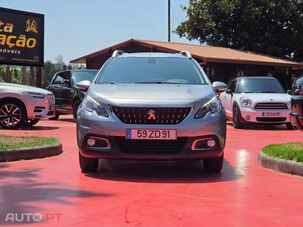 Peugeot 2008 1.2 PureTech Signature