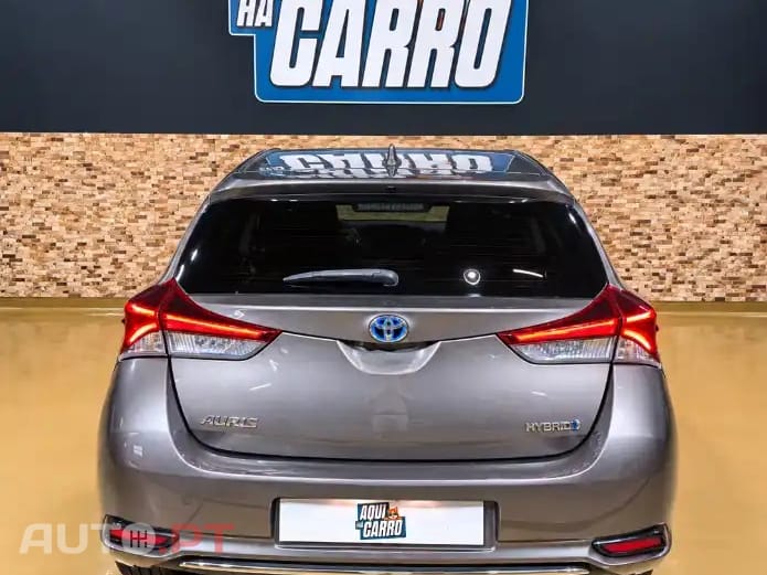 Toyota Auris 1.8 HSD Square Collection
