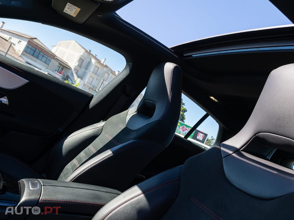 Mercedes-Benz CLA 250 e 8G-DCT AMG Line Advanced Plus — fotografia 13