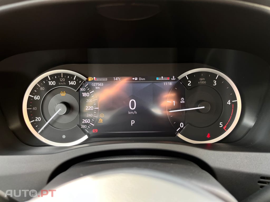 Jaguar XE 200d R Dynamic RED 