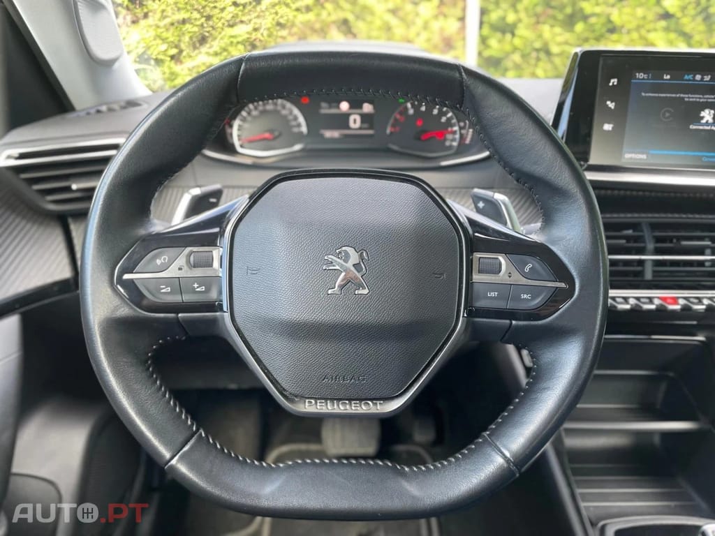 Peugeot 2008 1.2 PureTech Active Pack EAT8 — fotografia 9