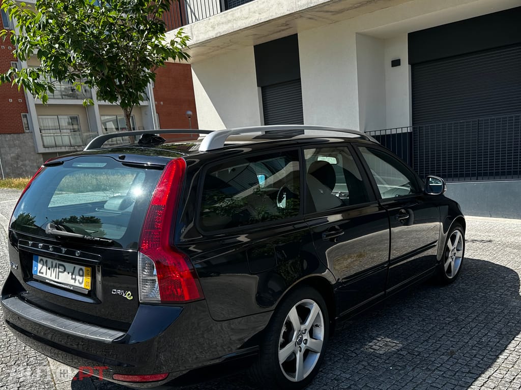 Volvo V50 R Design