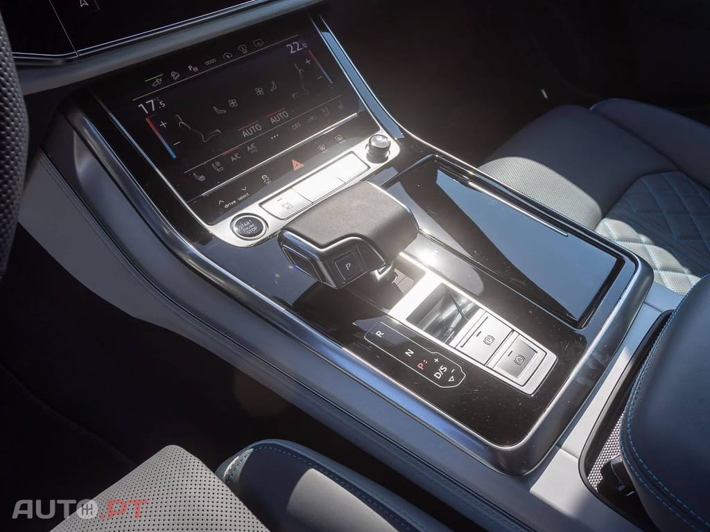 Audi Q8 60 TFSIe S line Matrix