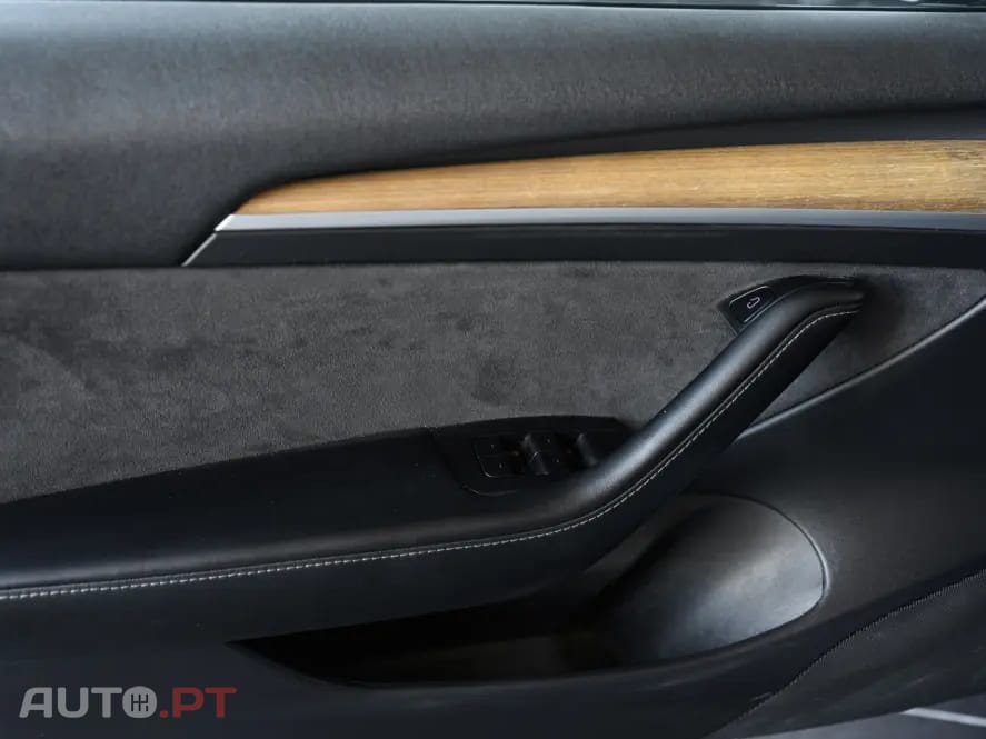 Tesla Model 3 Standard Range Plus RWD