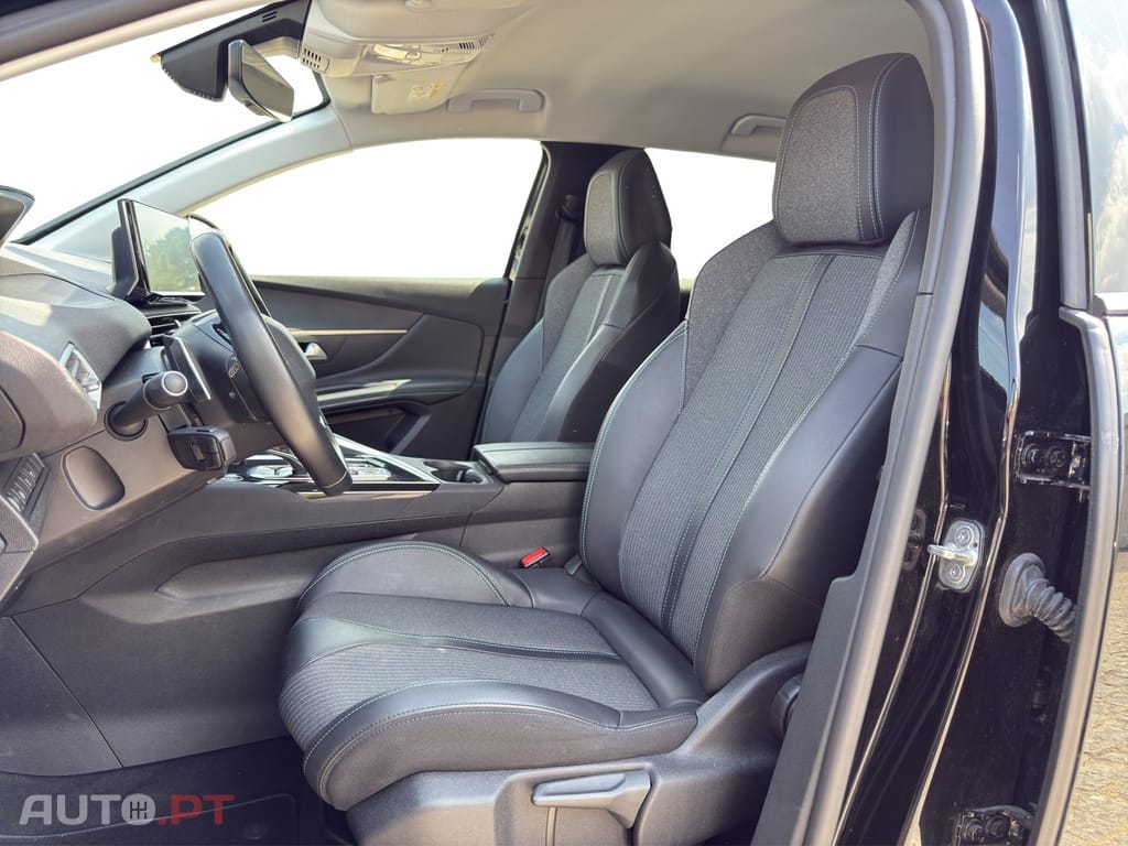 Peugeot 3008 1.6 Hybrid Allure e-EAT8