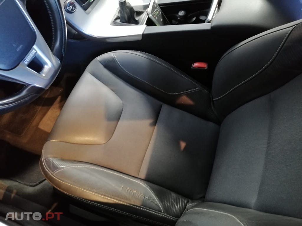 Volvo V60 1.6d  R-design