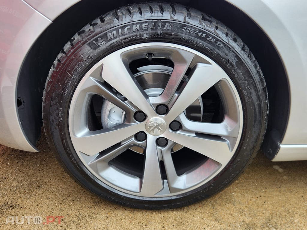 Peugeot 308 1.6 e-HDi Allure J17