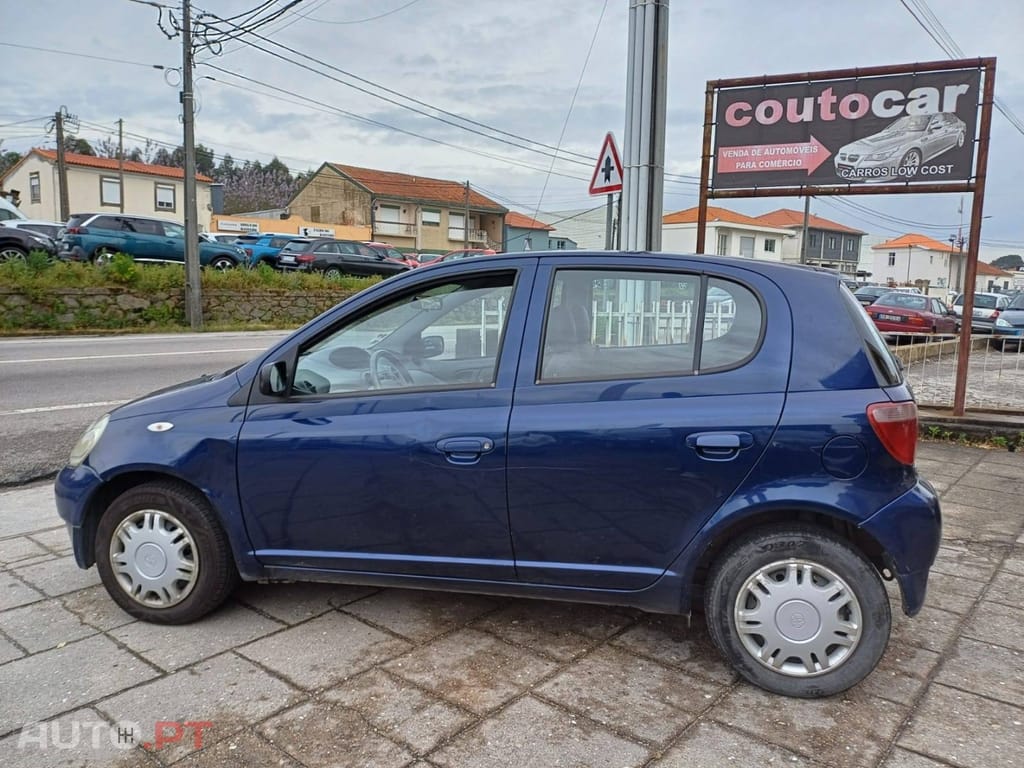 Toyota Yaris 1.0 Base