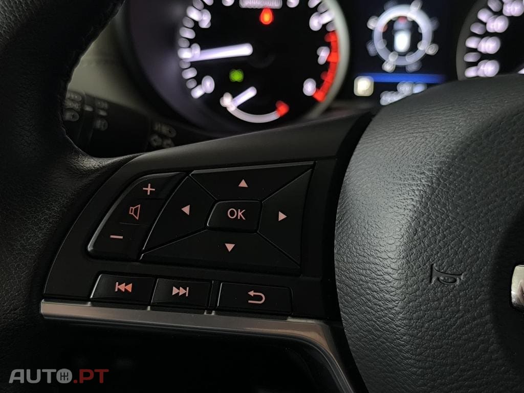 Nissan Micra 1.0 IG-T N-Design Black CVT