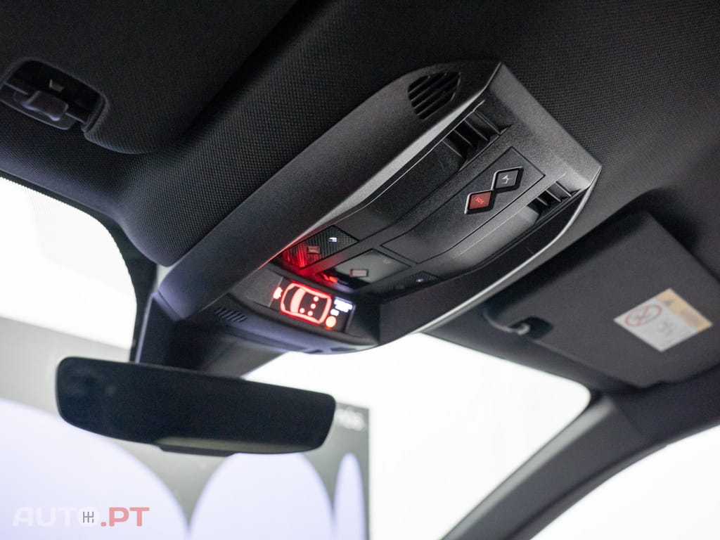 DS DS7 Crossback E-Tense Performance Line EAT8