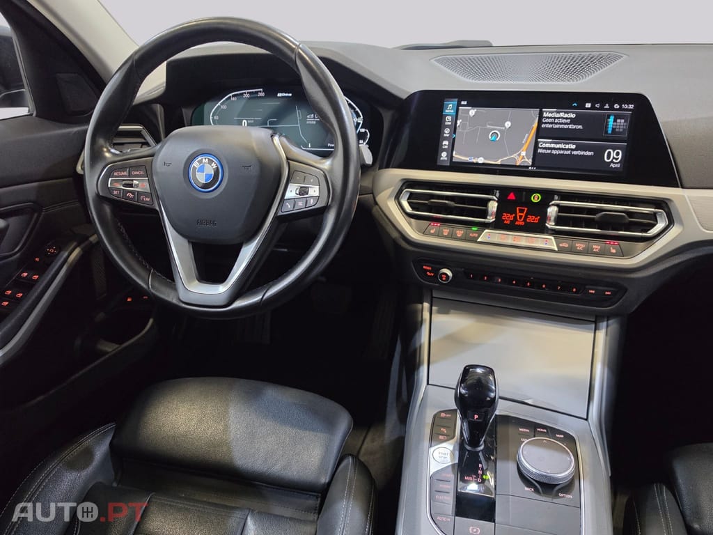 BMW 320 Plug-In Hybrid I.V.A DEDUTIVEL 