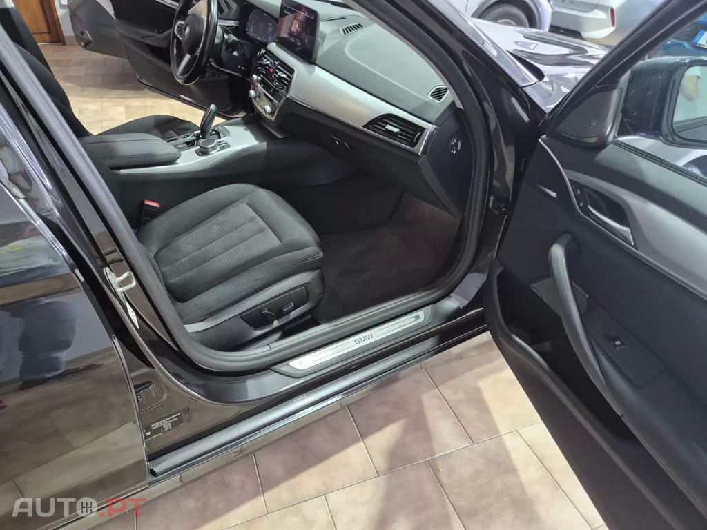 BMW 530 e xDrive Pack Desportivo M