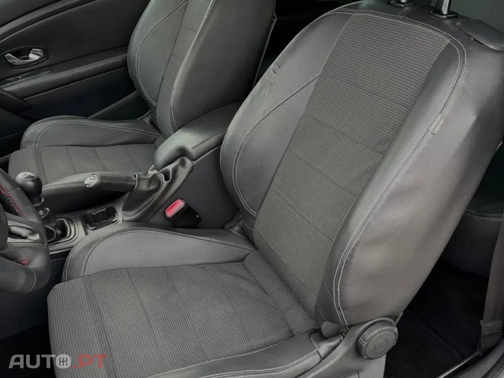 Renault Mégane Coupe 1.5 dCi Bose Edition CO2 Champion